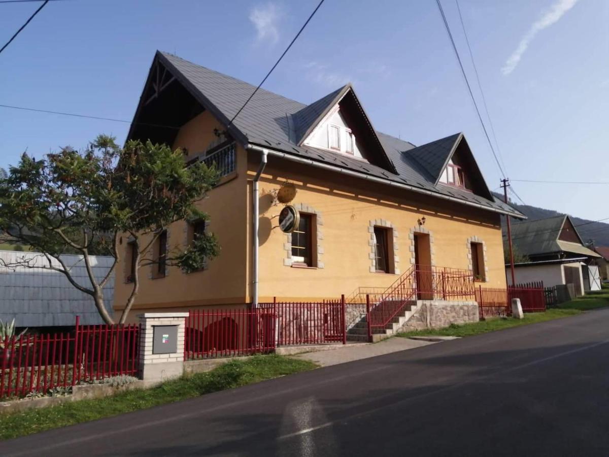 Penzion Serafin Ruzomberok Exterior photo